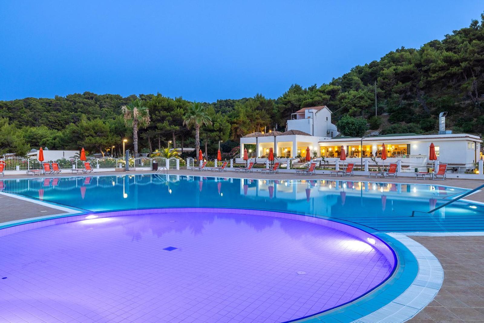Crovatico Club Vacanze В'єсте Екстер'єр фото