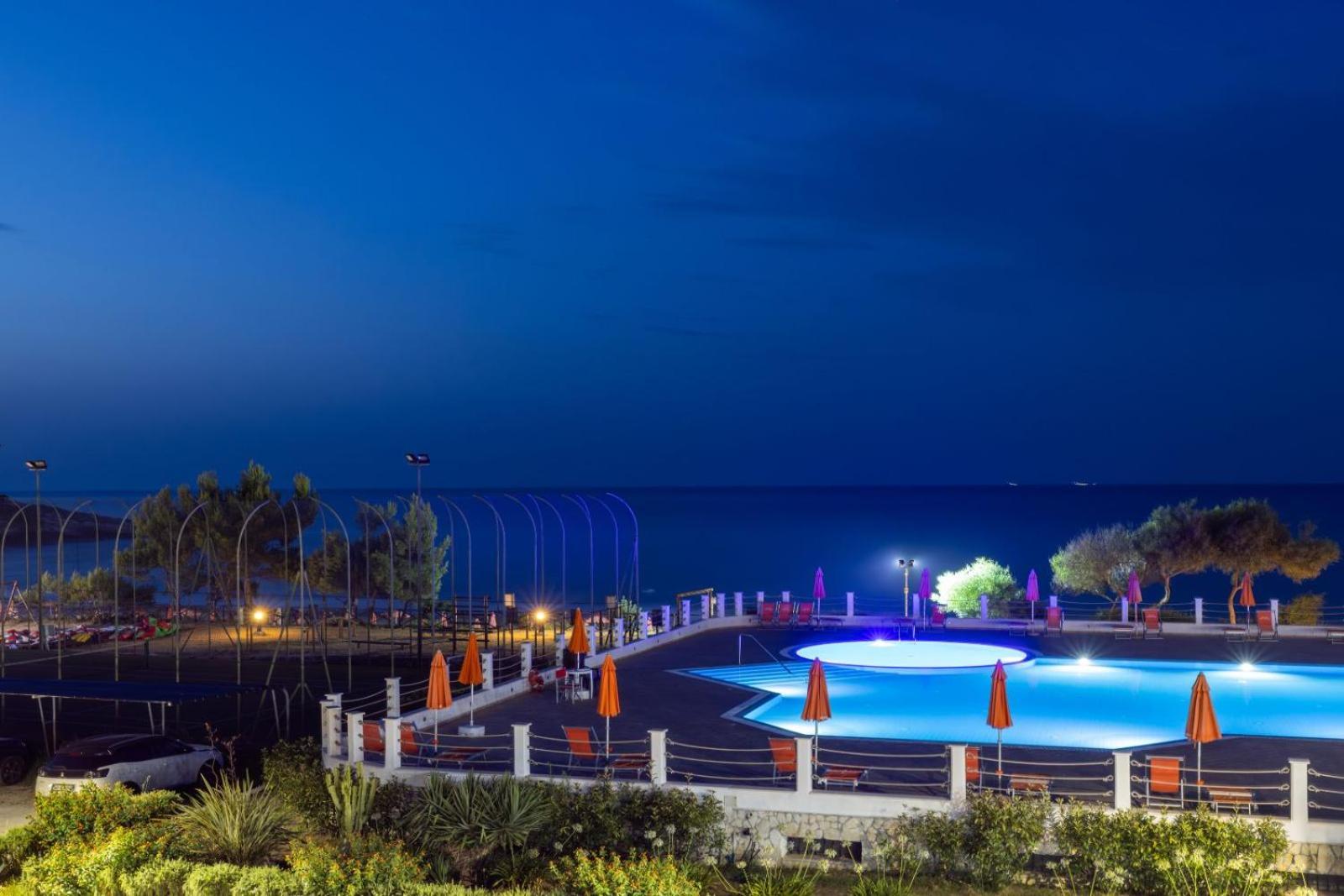 Crovatico Club Vacanze В'єсте Екстер'єр фото